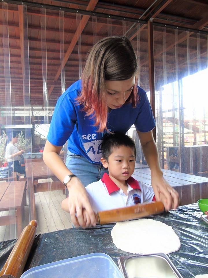 A DELECTABLE TASTE OF A LITTLE HAND'S TOUCH